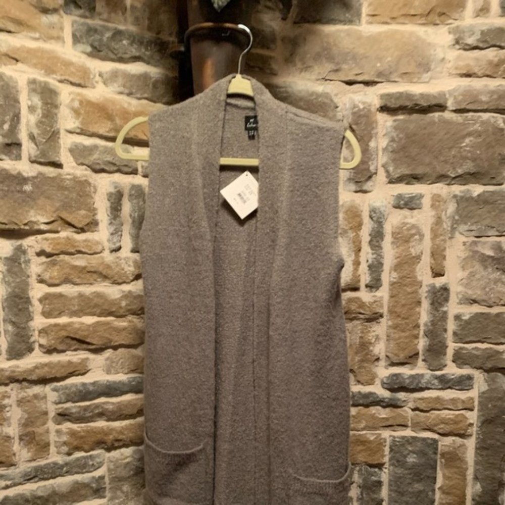 Sleeveless sweater